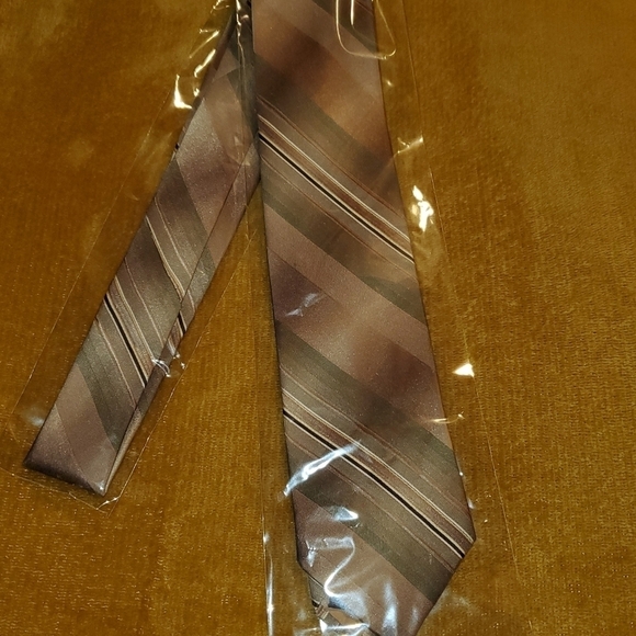 Tan, Cream, Green Diagonal Striped Tie New - Picture 2 of 6